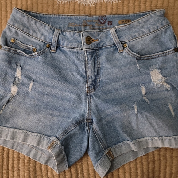 Distressed Blue Jean Shorts Lyaner White Satin Camisole - Picture 3 of 6